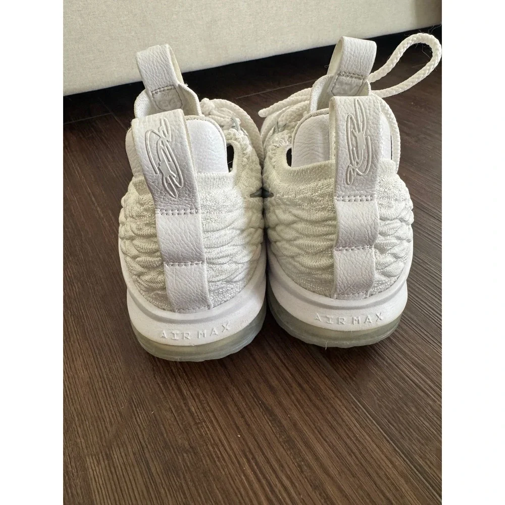 Nike LeBron‎ 15 Low Triple White Men's 9 Basketball Shoes